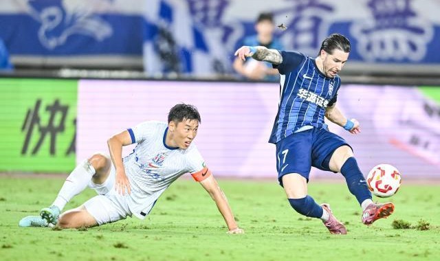 申花残阵送三镇温暖 沪上蓝魔9月要攀更高火焰山